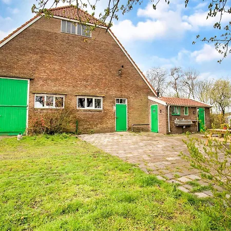 Cozy Holiday Home In Sint Maartensvlotbrug With A Garden بيت للعطل *
