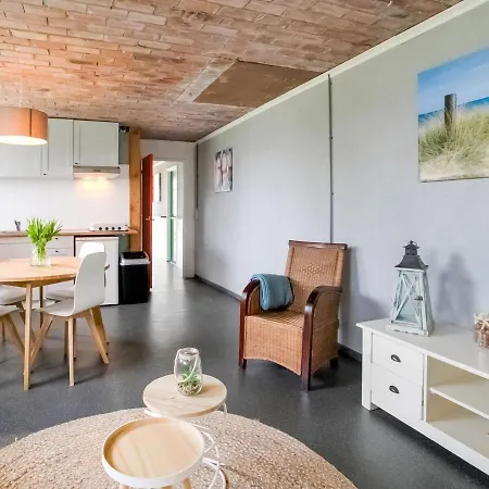 Cozy Holiday Home In Sint Maartensvlotbrug With A Garden بيت للعطل