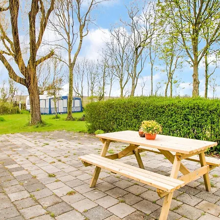 Cozy Holiday Home In Sint Maartensvlotbrug With A Garden بيت للعطل Sint Maartensvlotbrug