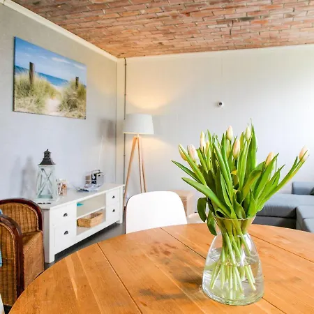 Cozy Holiday Home In Sint Maartensvlotbrug With A Garden بيت للعطل *